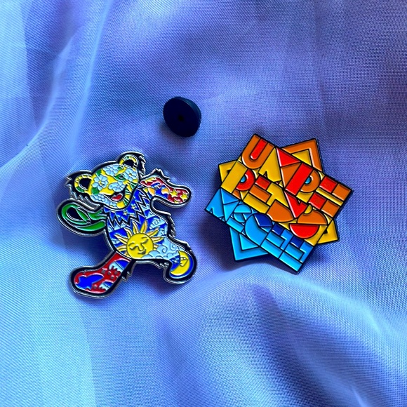 RARE Grateful Dead BUNDLE! Pins, Magnets, Pendant, Bear Mold, Hat, Stickers - Picture 6 of 9